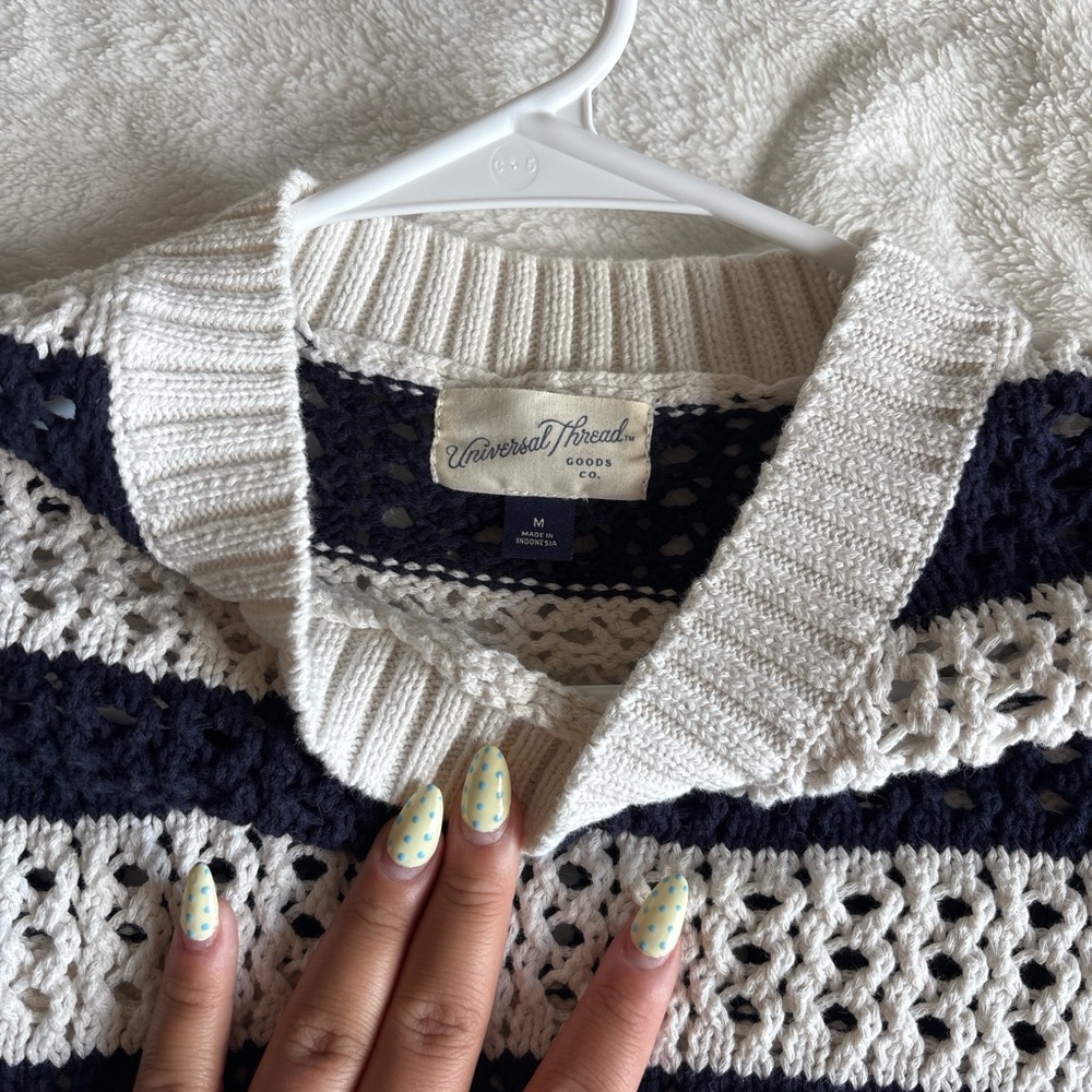 Universal Thread Women's Navy and Cream Knit Sweater